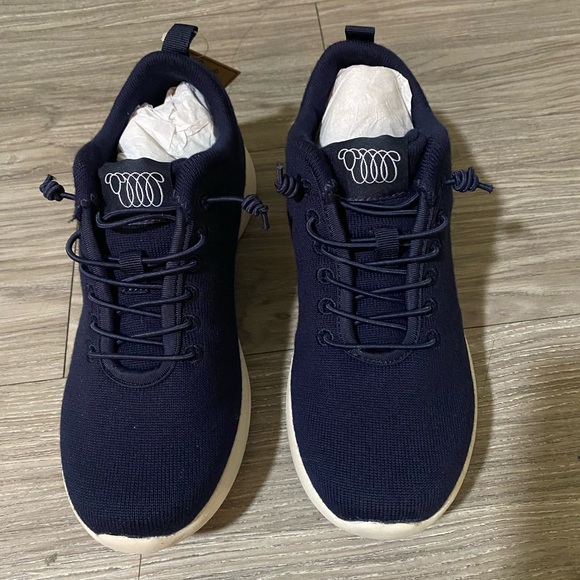 Blue Low-Top Sneakers with White Sole - Picture 5 of 7